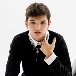 Исполнитель: Akmal'