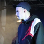 Исполнитель: fLO