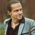 Исполнитель: Константин Костомаров