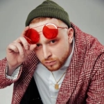 Исполнитель: Лёша Свик