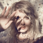 Исполнитель: Mothica