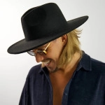 Исполнитель: Noam