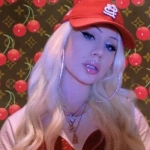 Исполнитель: Slayyyter