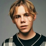 Исполнитель: The Kid Laroi