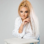 Исполнитель: Женя Белоусова